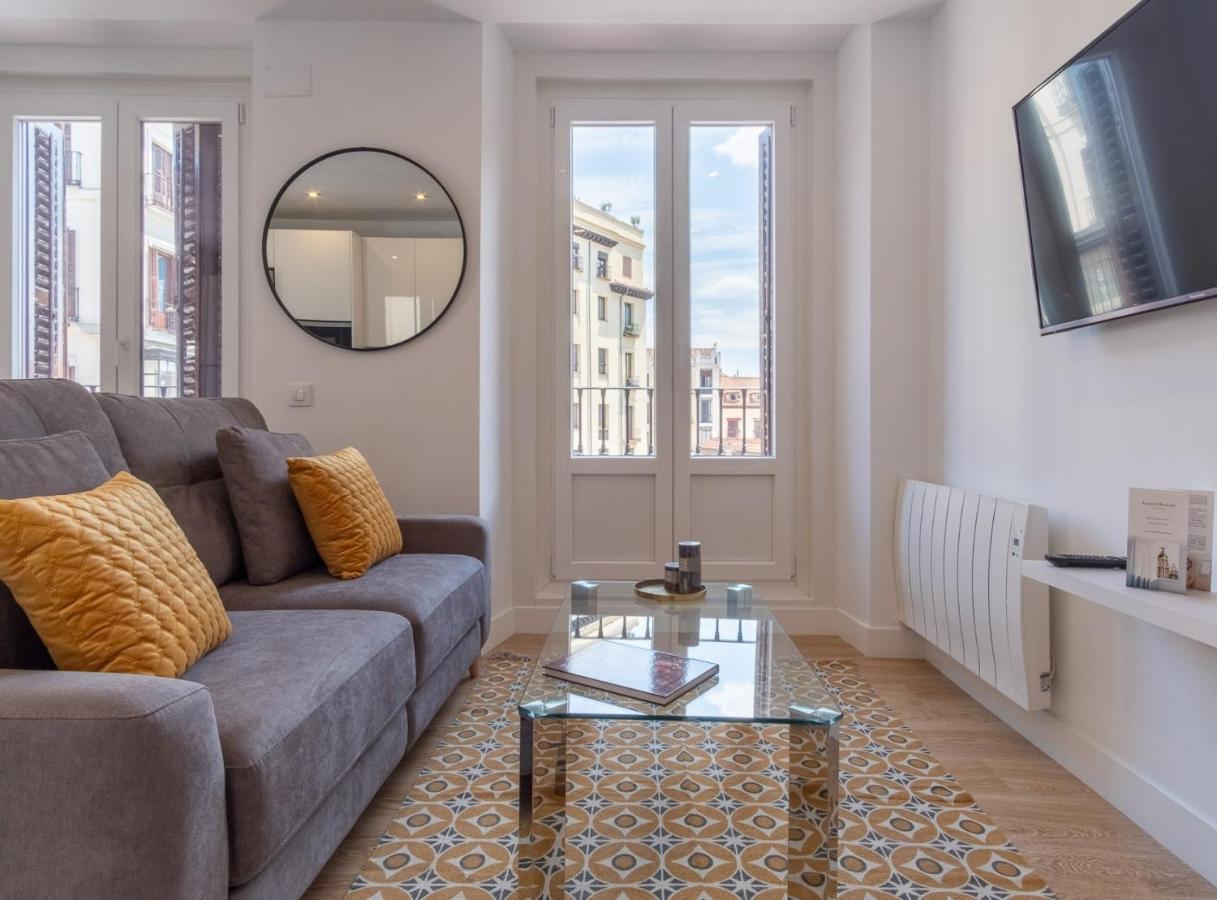 Charming Apartment For 4 Steps Away From Mercado De San Miguel , Calle Mayor IV Madri Exterior foto