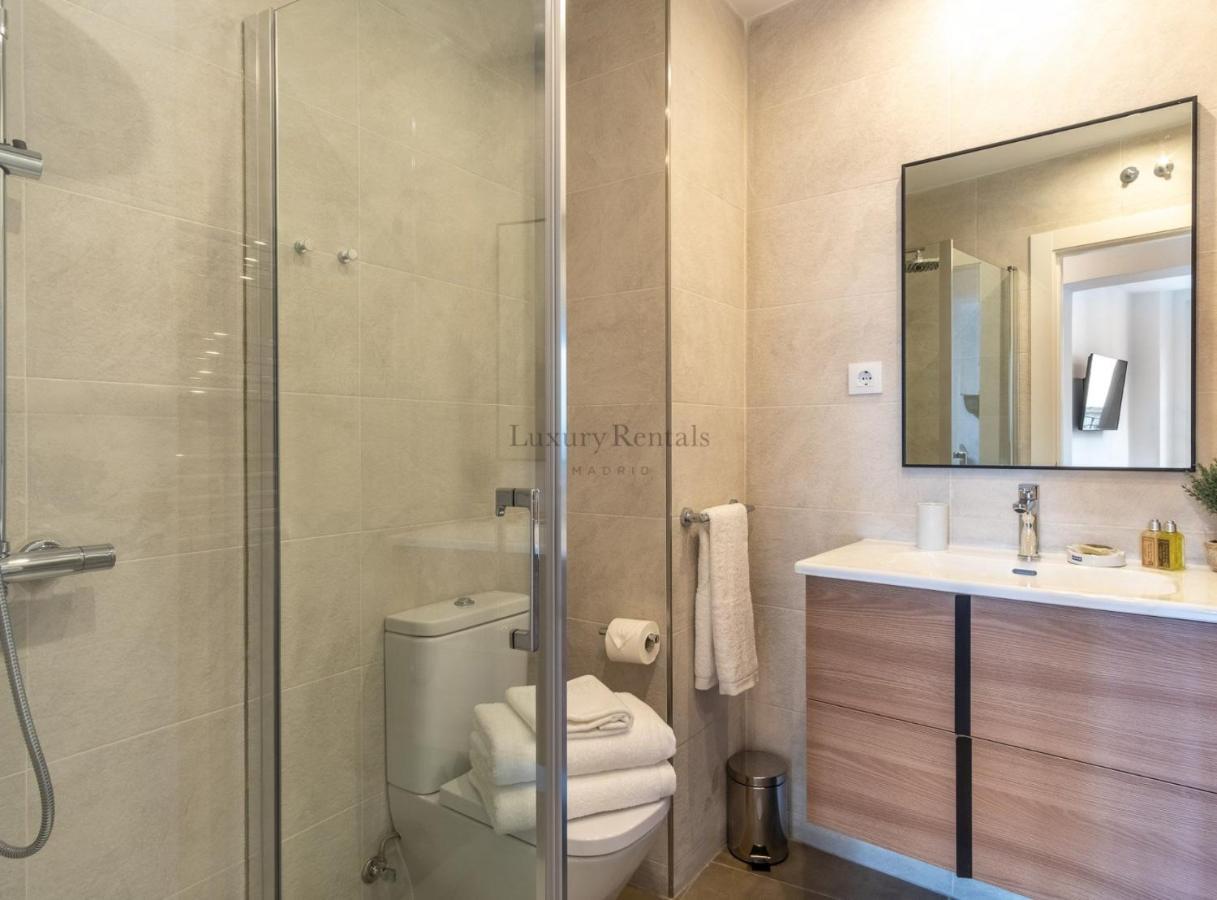 Charming Apartment For 4 Steps Away From Mercado De San Miguel , Calle Mayor IV Madri Exterior foto