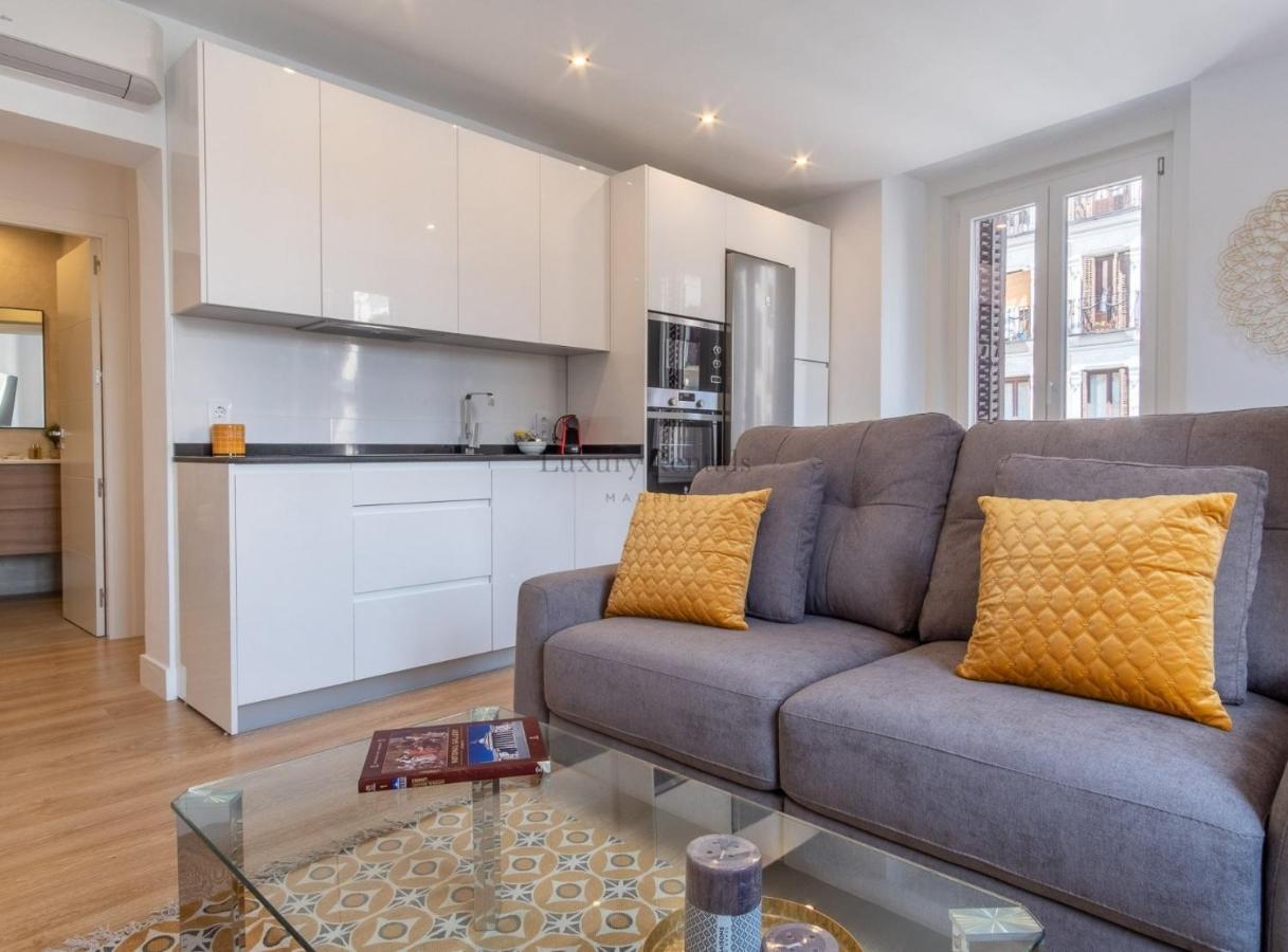 Charming Apartment For 4 Steps Away From Mercado De San Miguel , Calle Mayor IV Madri Exterior foto